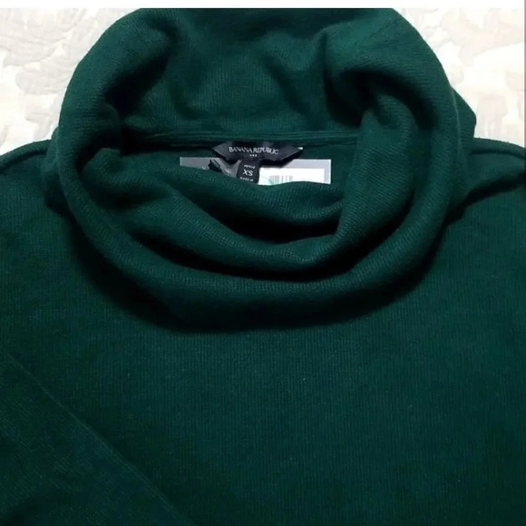 Banana Republic Mock Neck Sweater - Picture 3 of 7